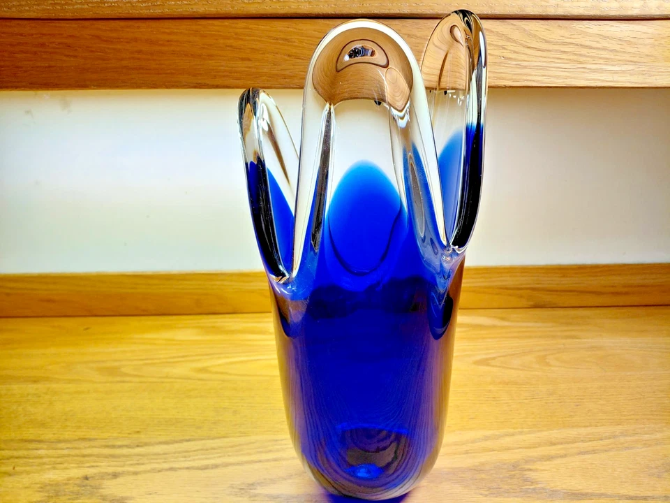 Jarrón de vidrio artístico soplado a mano azul cobalto estilo Murano - diseño escultórico vintage Foto 2 de 3
