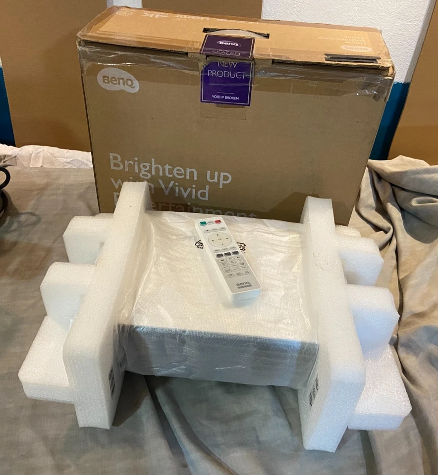 Proyector 4K HDR 10+ , BENQ TK850 , Solo 77 horas de uso , cable hdmi 15 metros - Imagen 3 de 4