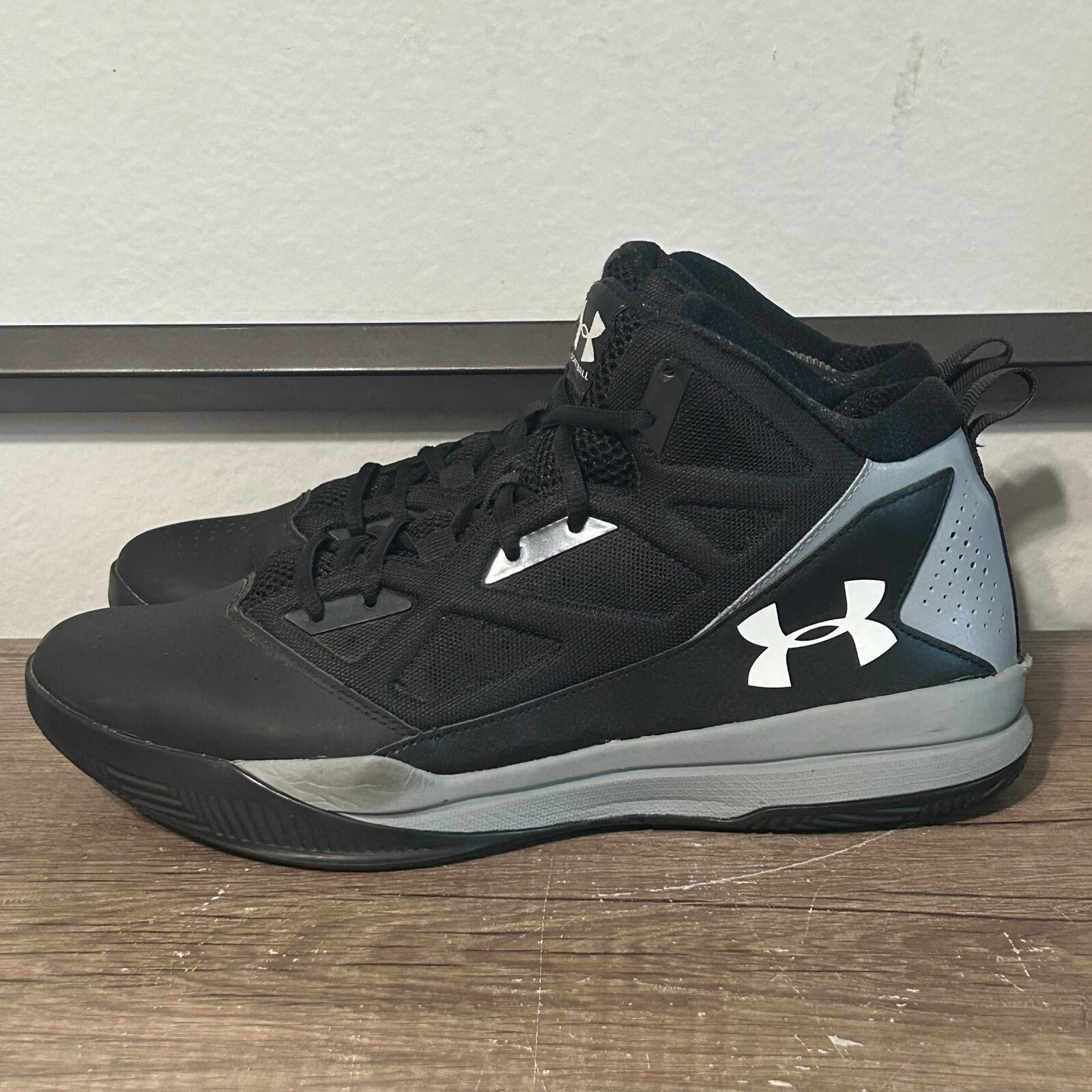 Under Armour Jet Mid Men’s Athletic Basketball Shoes Size 10.5 Black
