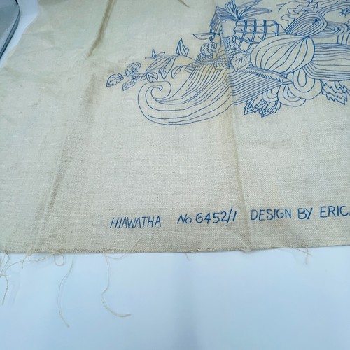 Cornucopia de lino vintage con patrón crewel Erica Wilson Hiawatha 6452 26" x 17,5" - Imagen 7 de 11