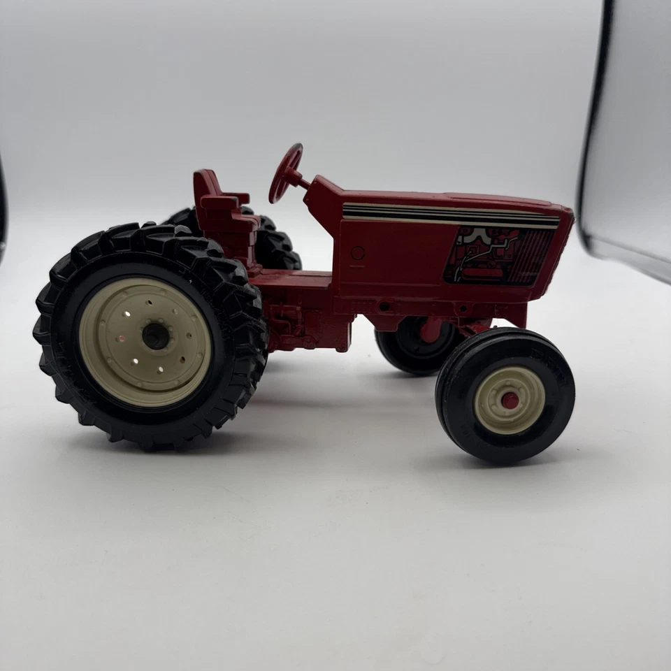 Tractor agrícola vintage Ertl diecast escala 1:16 #415 rojo IH International fila cultivo Foto 3 de 4