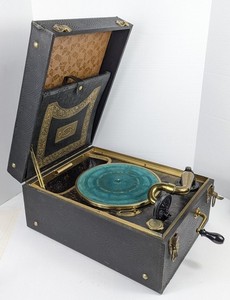 Cecilian Phonograph Record Player For Parts, Repair or Restoration - See Add