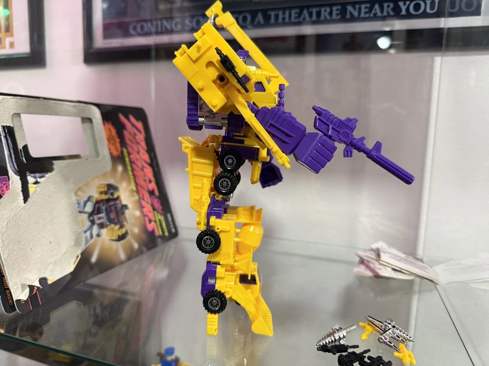 Vintage Hasbro Transformers G2 Yellow Devastator Constructicons Complete MINT - Image 4 of 4
