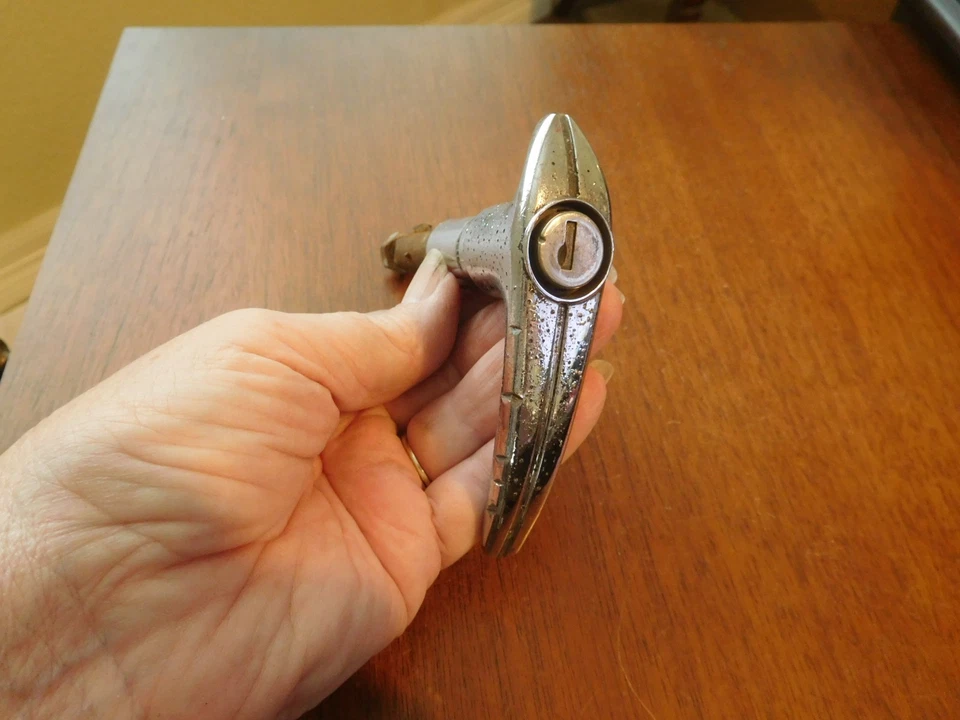 1941 Nash Ambassador замок на ручку багажника - Изображение 3 из 4