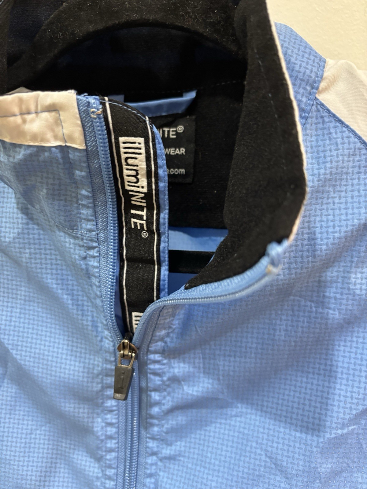 IlllumiNITE Hi-Vis Full Zip Vest Cycling Running Women’s Medium Light Blue