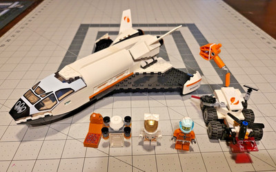 LEGO Mars Research Shuttle NASA Space Exploration with 2 Minifigures (60226)