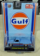 M2 Machines Gulf 1978 Chevrolet Silverado C30...
