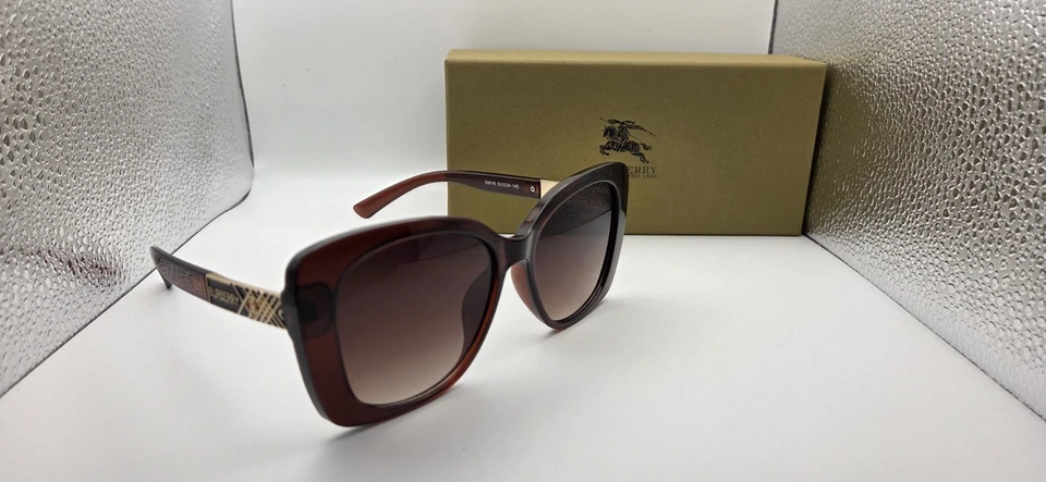 Gafas de sol Burberry para mujer Foto 3 de 3