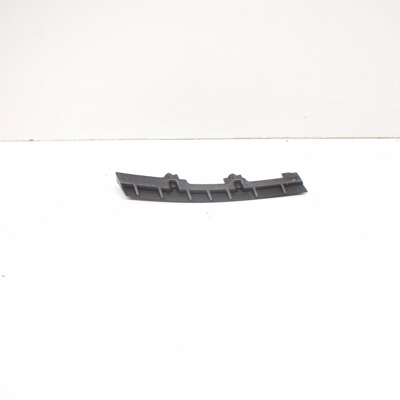 NEW OEM AUDI A6 C8 FRONT RIGHT BUMPER REINFORCEMENT BRACKET 
