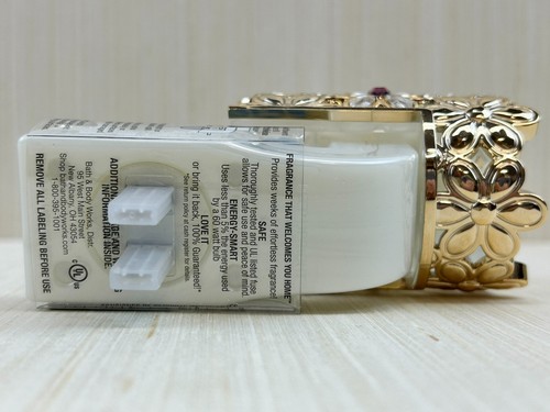 Bath & Body Works Rose Gold Flowers gems Wallflowers Plug in Fragrance Diffuser - Picture 4 of 6