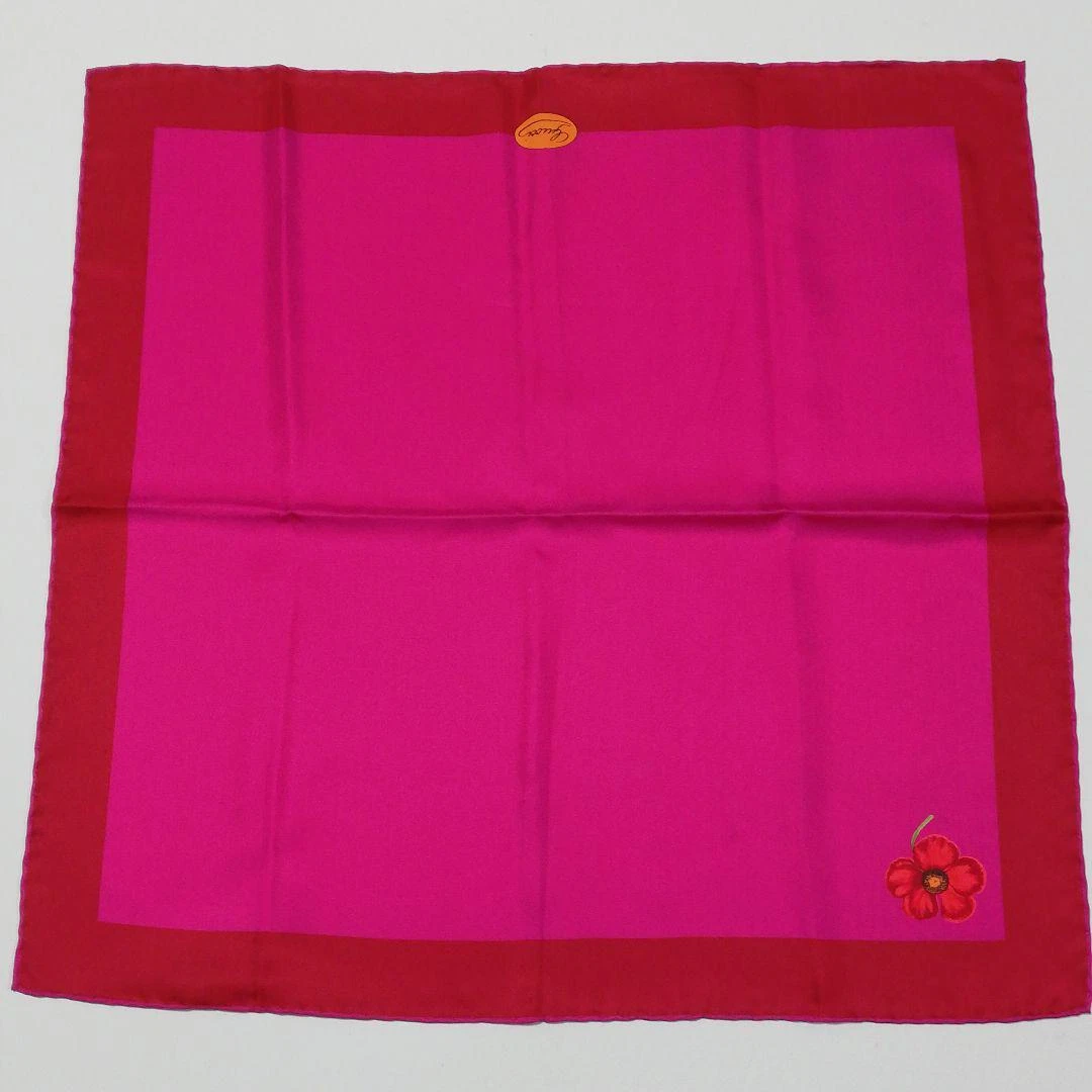 Authentique foulard Gucci Milan mode femme jamais utilisé du Japon