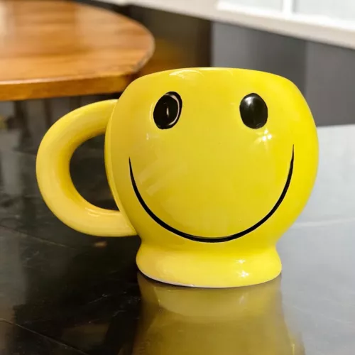 Vintage 1970’s McCoy? USA Pottery Yellow Smiley Happy Face Emoji Coffee Cup Mug