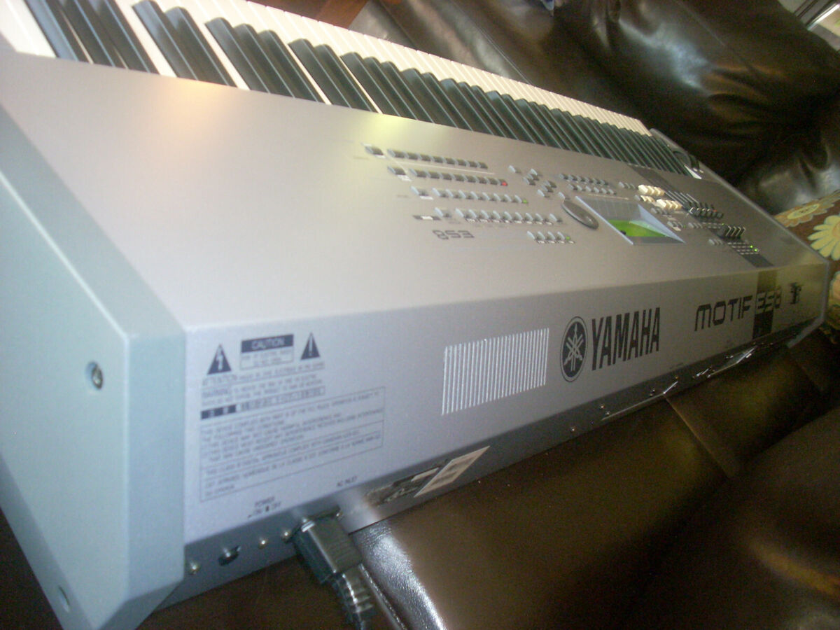Yamaha Motif ES8 es 8 88 keys Synthesizer + Excellent + FAST Yamaha Motif ES8 es 8 88 keys Synthesizer + Excellent + FAST