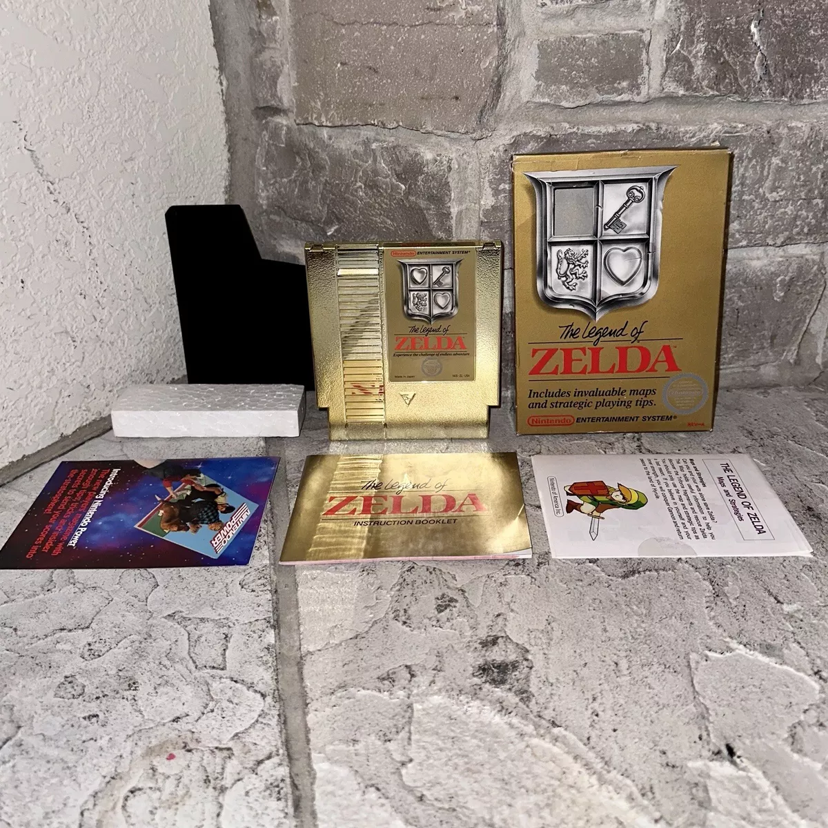 Legend of Zelda (NES Nintendo, 1987) w Nice Box, Manual