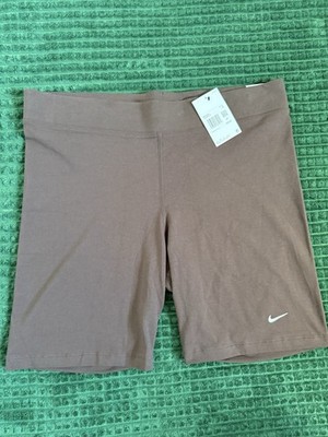 Nike Women s Plus Size 2X Sportswear Essential Mid-Rise Bike Shorts Brown DC6949