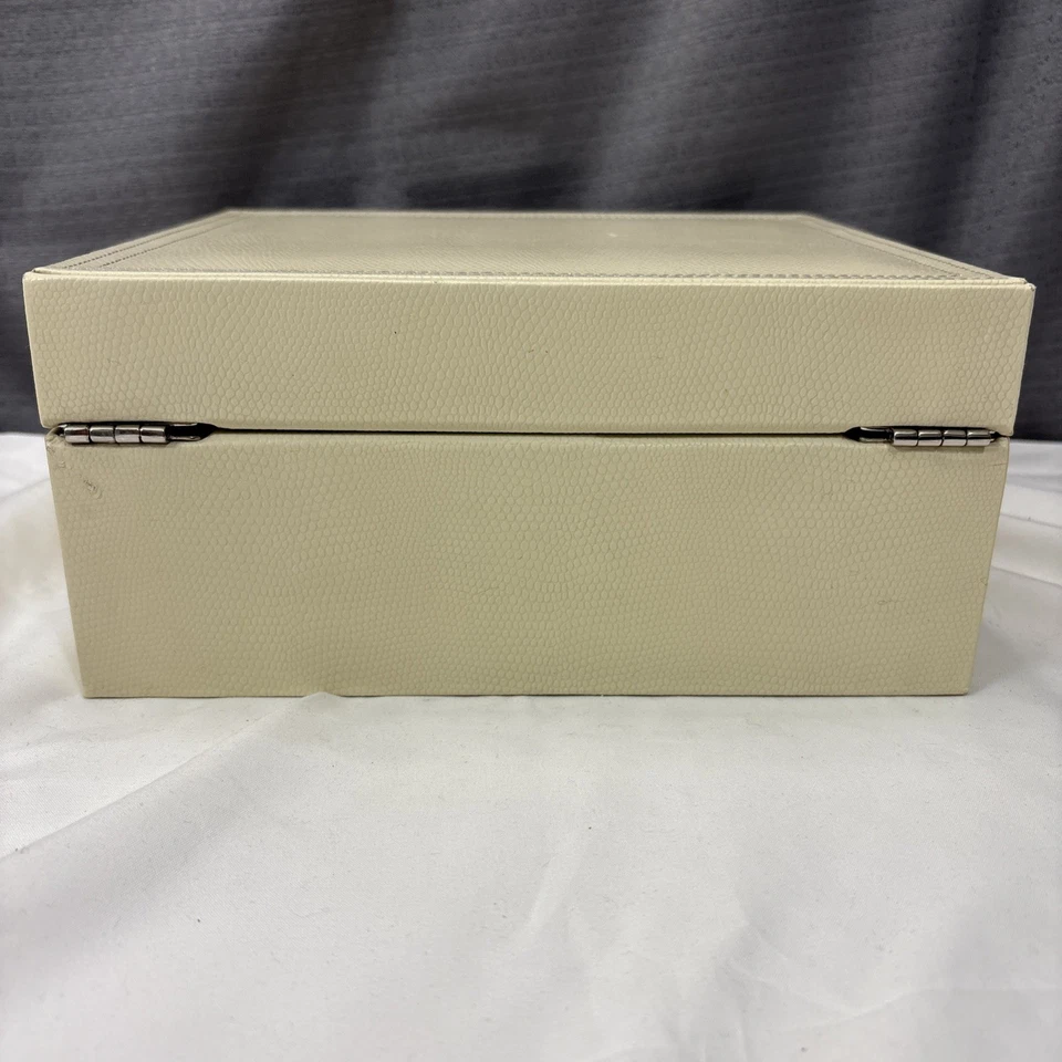 Wolf for Pottery Barn McKenna bege caixa de joias de couro sintético sem chave - Imagem 4 de 4