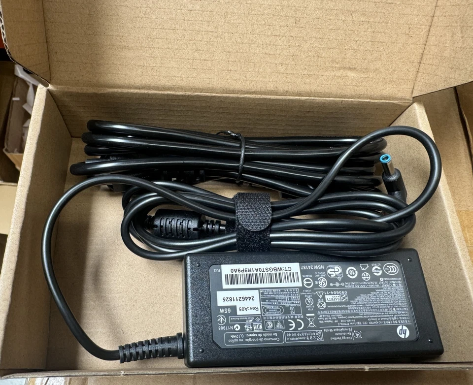 Genuine OEM HP 65W AC Adapter Charger blue tip 19.5V 3.33A Pavilion 710412-001 - Image 4 of 4