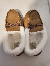 St. John's Bay Light Brown Slippers Faux Fur Trim Women's Size 9-10 Large