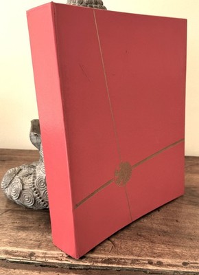 Briefmarkenalbum Yvert und Tellier mit 20 Seiten schwarzem Hintergrund (Rodhoidstreifen)