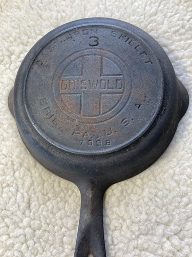 Griswold Cast Iron #3 Large Block Logo Skillet with Heat Ring 709 B