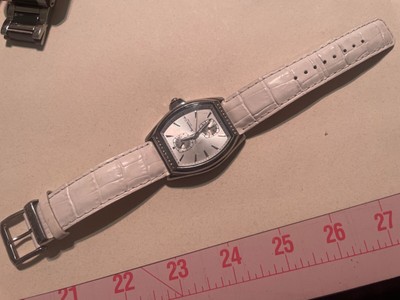 Kenneth Cole Watch KC2344 Two Sub Dials White Leather Band  display picture 3