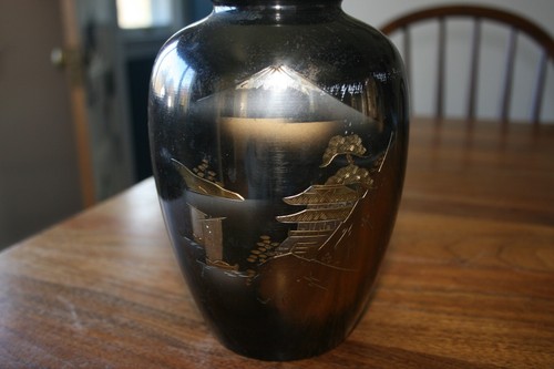 Vintage Japanese Etched Mixed Metal Vase Mt Fuji Pagoda - Picture 4 of 4