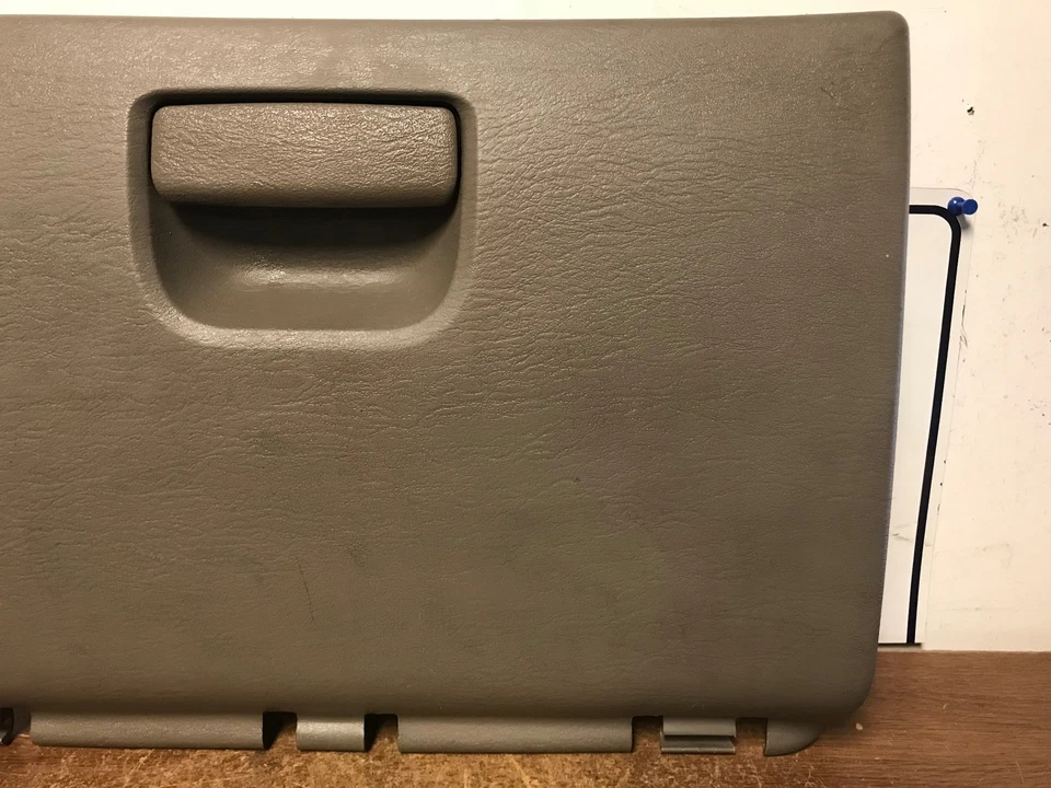 2003 DODGE CARAVAN GLOVE BOX DOOR #D-19 - Image 3 of 4