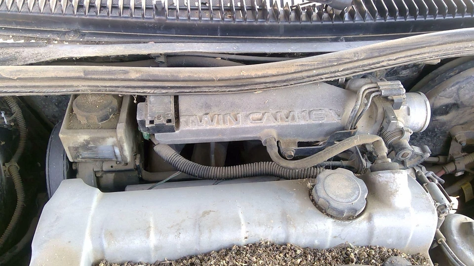 1991 1992 1993 1994 Saturn Sw2 Intake Manifold Oem Dohc - Image 3 of 4