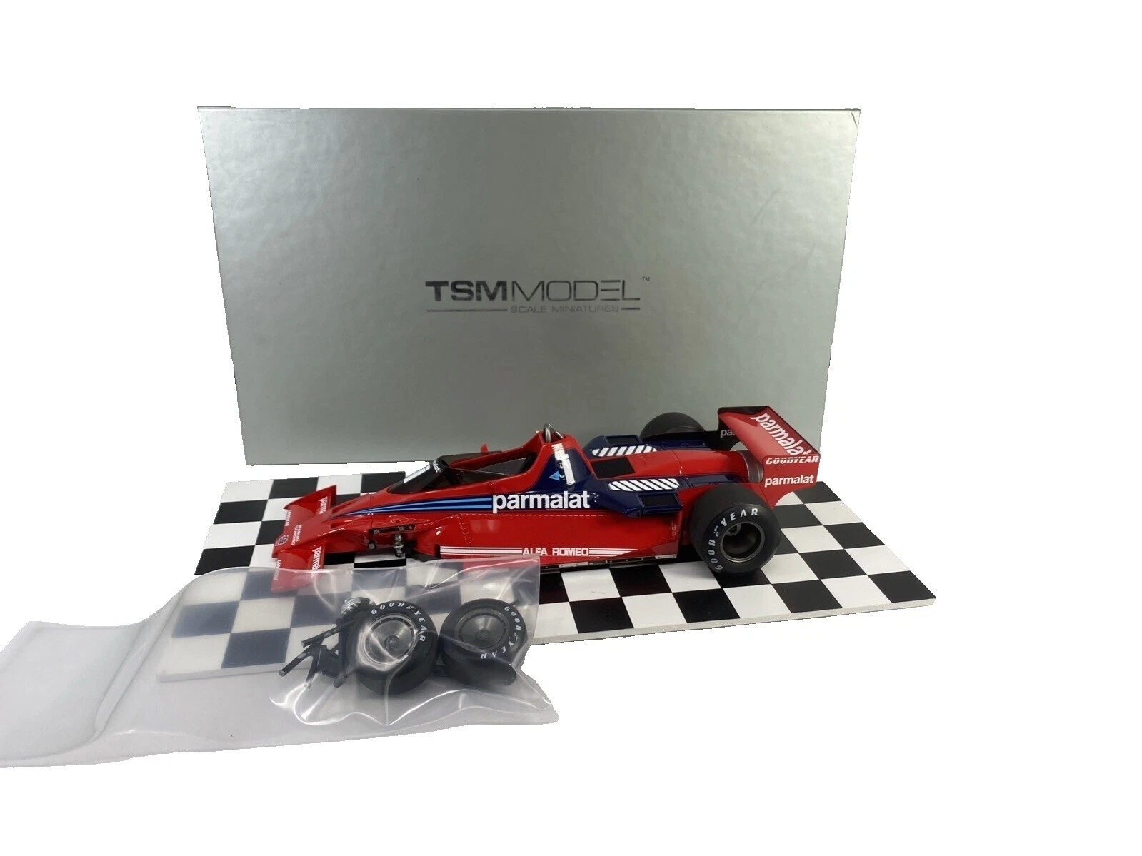 TrueScale Miniatures Resin 1:18 Scale Diecast Cars, Trucks & Vans