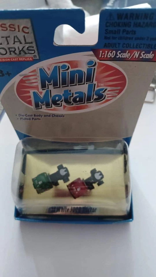 This is a Classic Metal Works 50205 N Mini Metals - White - 1953 3000 Cabover - Image 2 of 2