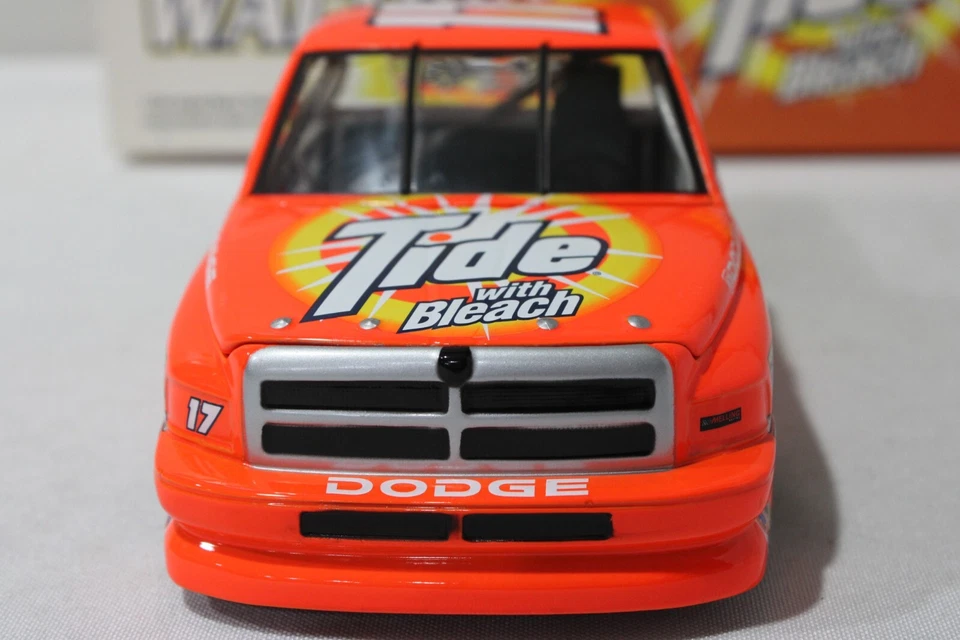 DARRELL WALTRIP 2002 ACTION #17 TIDE DODGE RAM ГОНОЧНЫЙ ГРУЗОВИК /4,008 СДЕЛАНО XRARE! - Изображение 3 из 4