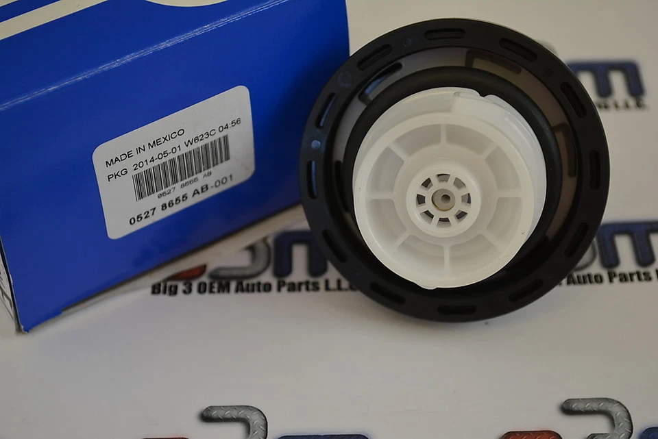 Tapa de gasolina con bloqueo Jeep Wrangler Liberty Commander Grand Cherokee MOPAR con llaves OEM Foto 2 de 2