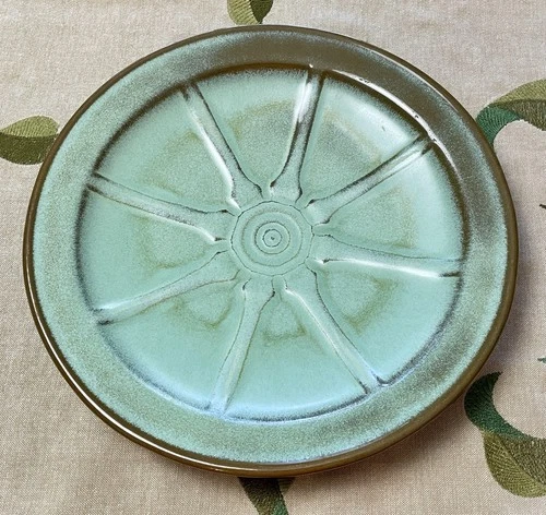 Frankoma Pottery Prairie Green Wagon Wheel Dinner Plate 10 1/4” - 94FL