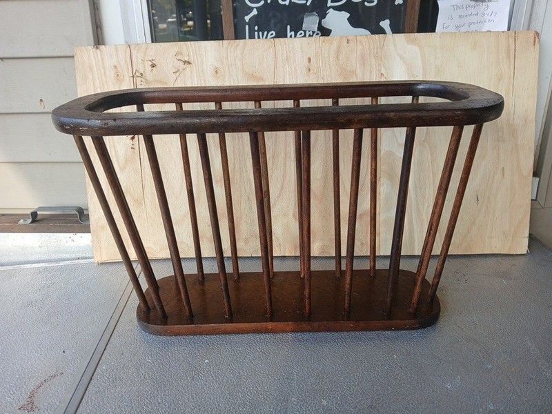 Vintage 60s MCM Oval Wooden Spindle Magazine/Record Rack Arthur Umanoff Inspired