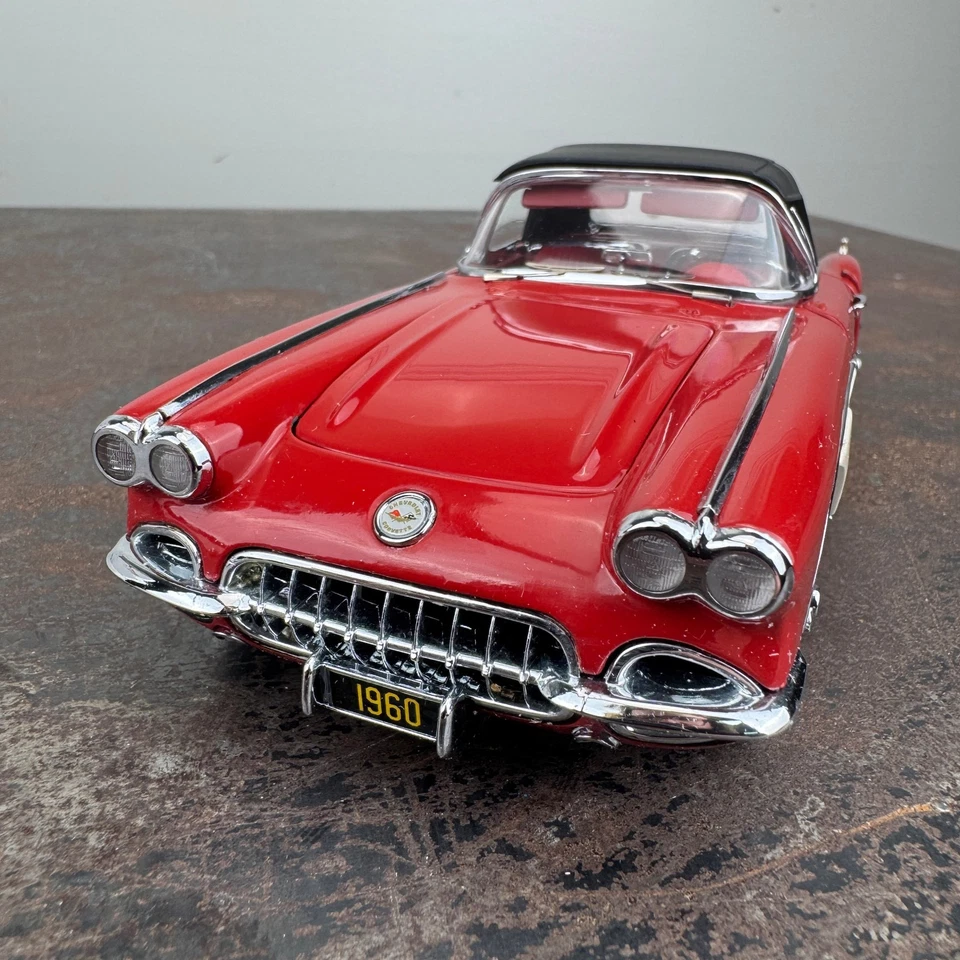 Danbury Mint 1960 Corvette 1:24 Diecast w/ Box - ROMAN RED - Limited - Image 3 of 4