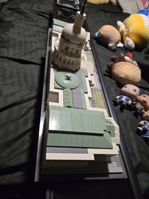 LEGO ARCHITECTURE: United States Capitol Building (21030) Built 