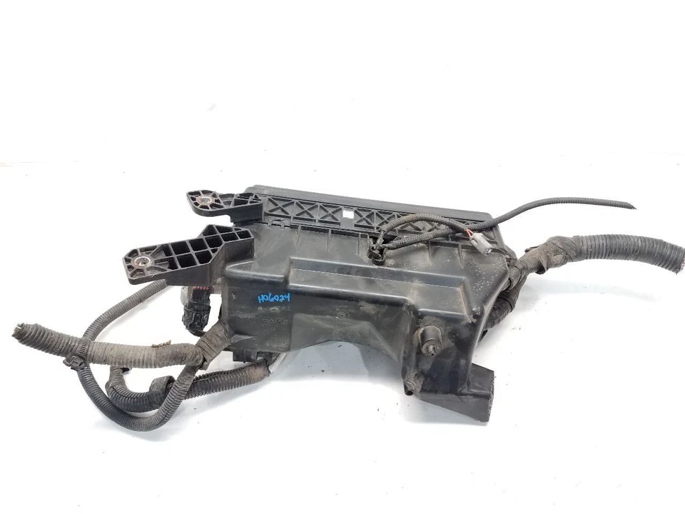 Caja de fusibles del motor Toyota Highlander 2004-07 (3,3 L/AT) Foto 2 de 4