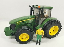 03050 John Deere 7930 mit Figur Mann Anhänger Traktor Bauernhof Bworld Auswahl!!