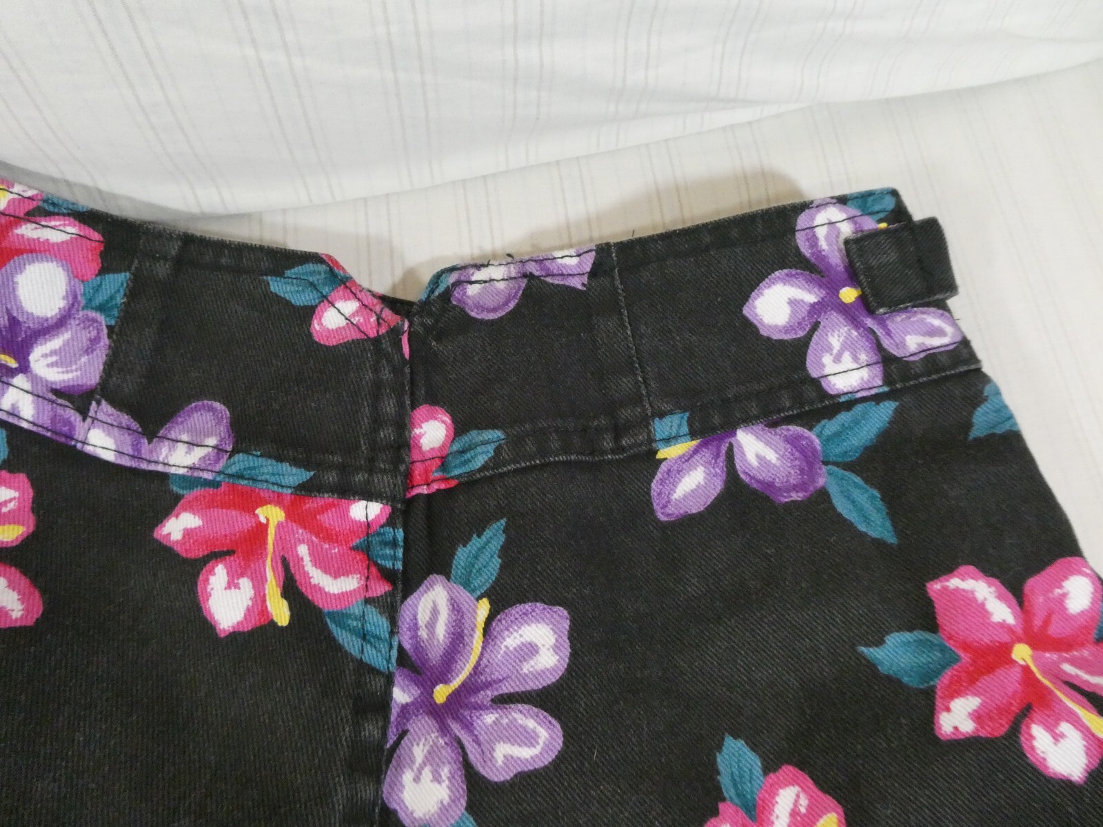 Vintage Sostanza Floral Skort Shorts Skirt Denim Size 8 NEW Black 90s Y2K L1