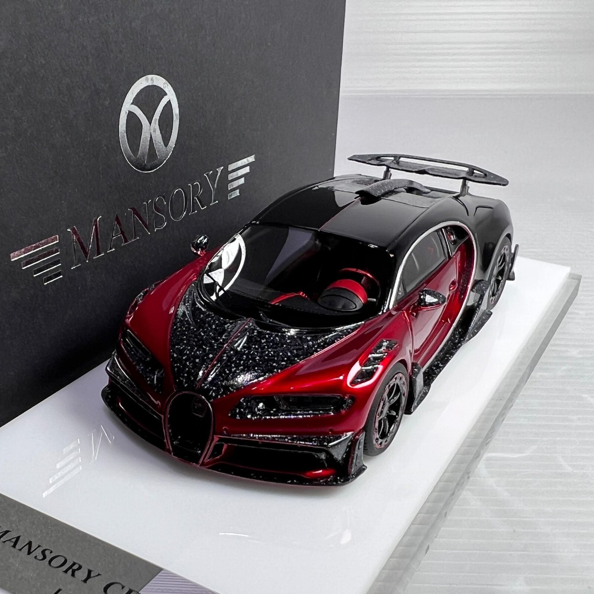 1/43 TP Bugatti Chiron Mansory Centuria în Red Carbon Fiber 99 pcs
