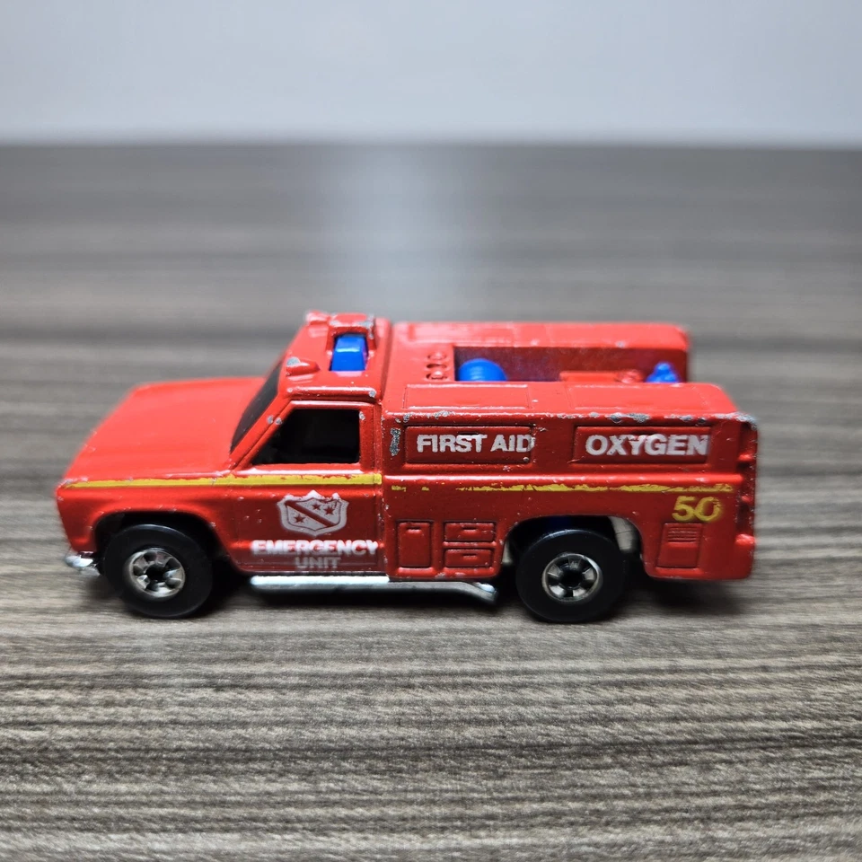Hot Wheels Blackwall Emergency Unit 50 Fire Truck - Hong Kong - Image 3 of 4