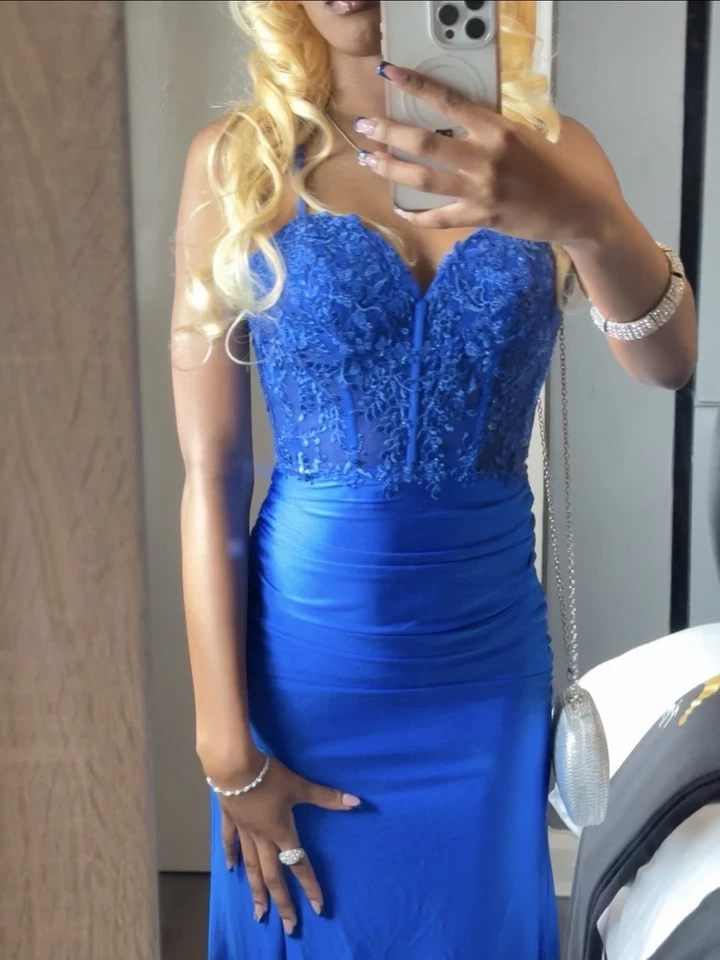Blue prom dress. Size 6/8. Perfect condition. - Image 2 of 4