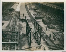 News Photo Workman Lay Train Tracks To Il Central Station Construction 8X10