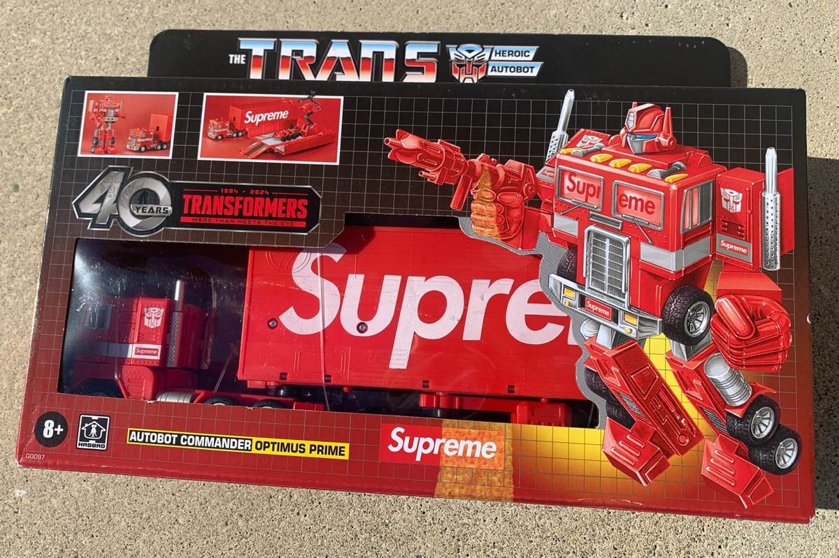 新品Supreme Transformers G1 Optimus Figure Supreme Transformers G1 Optimus Prime Figure Red - SS25 - US