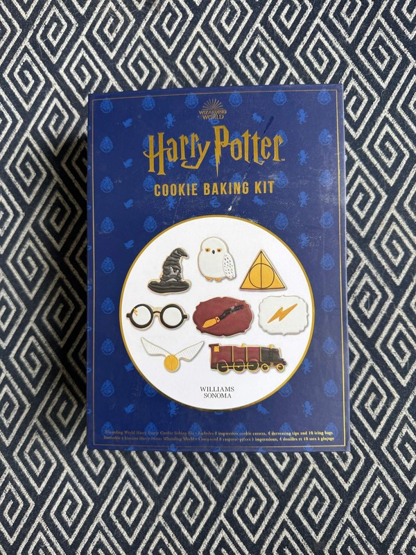 Williams Sonoma Wizarding World Harry Potter Cookie Baking Kit 8 Cutters NEW