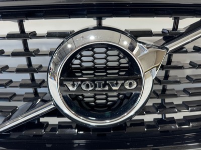 2019-2021 VOLVO XC40 FRONT BUMPER UPPER GRILL OEM 31457346 for  