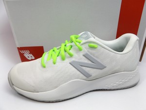 youth tennis shoes