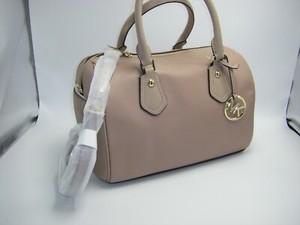 michael kors aria satchel