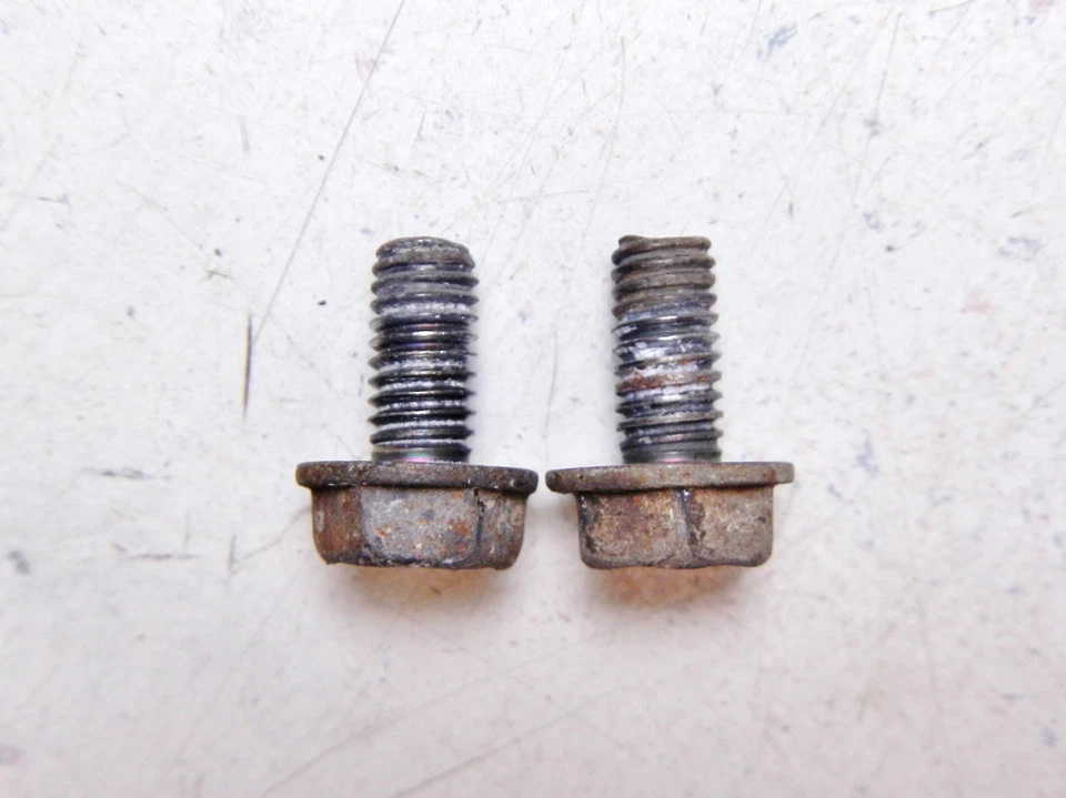82 HONDA CB750SC CB750 NIGHTHAWK 750 LICENSE PLATE BRACKET MOUNTING BOLTS - Image 2 of 3