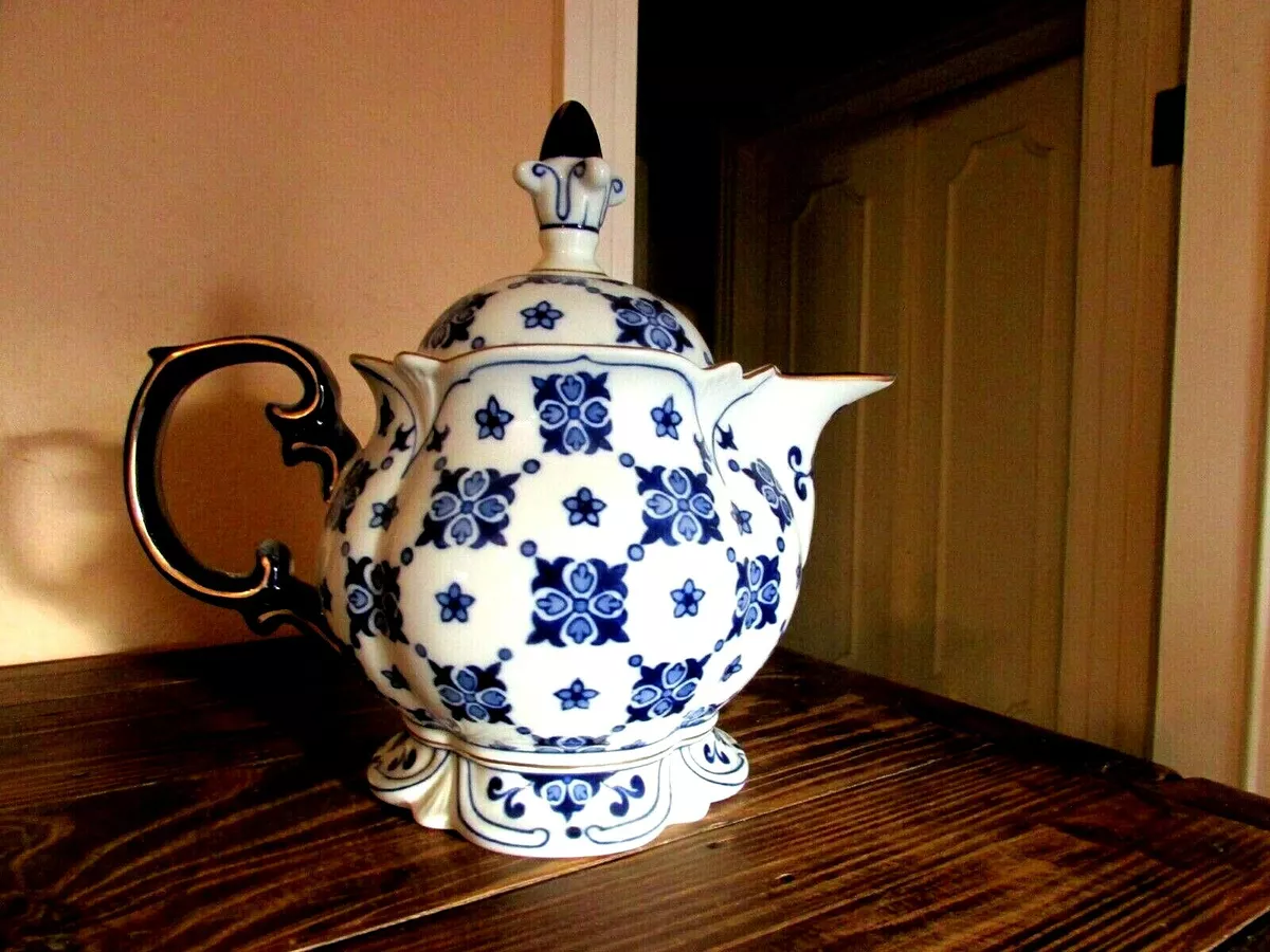 White and best sale gold tea kettle